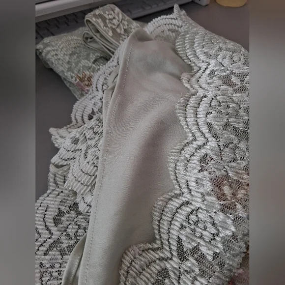 Vintage Easter Full Lace Detailed Elegant Floral Wedding Scalloped  Dress Small - Picture 12 of 12